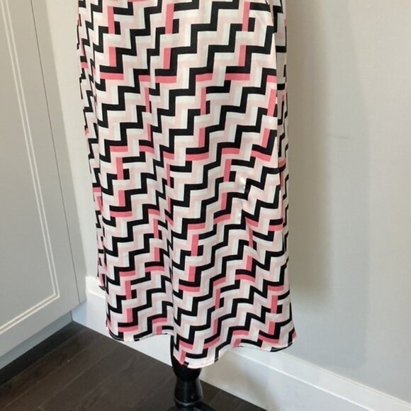 Jacob Sleeveless Fitted Dress White Pink Geometric Pattern - Picture 6 of 15